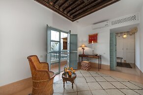 Riad Le J