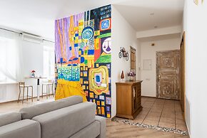 Art Apartment on Nevskiy Avenue