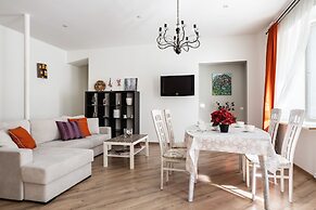 Art Apartment on Nevskiy Avenue