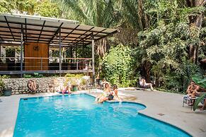 Believe Surf & Yoga Lodge Santa Teresa - Hostel
