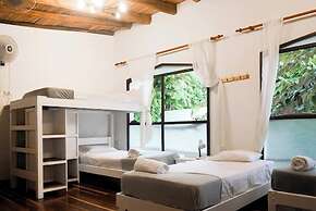 Believe Surf & Yoga Lodge Santa Teresa - Hostel