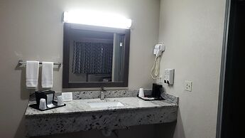 Crescent Park Motel & Suites