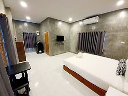 B Tel Chomthong Resort Chiang Mai