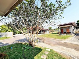 B Tel Chomthong Resort Chiang Mai