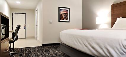 Best Western Plus Desert View Inn & Suites