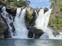 Riverside Hostel B&B – Hostel