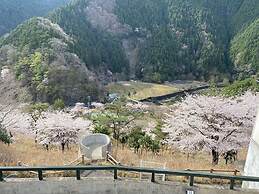 Riverside Hostel B&B – Hostel