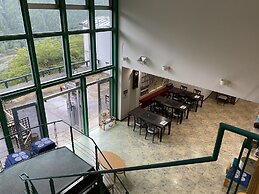 Riverside Hostel B&B – Hostel