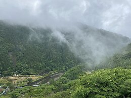 Riverside Hostel B&B – Hostel