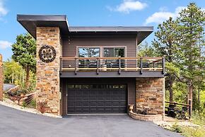 Treehouse 1br With Hot Tub 1 Bedroom Home by RedAwning