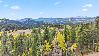 Treehouse 1br With Hot Tub 1 Bedroom Home by RedAwning