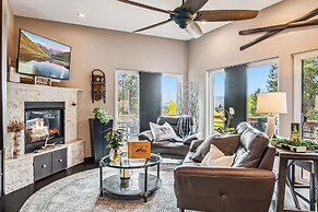 Treehouse 1br With Hot Tub 1 Bedroom Home by RedAwning