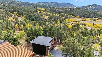 Treehouse 1br With Hot Tub 1 Bedroom Home by RedAwning