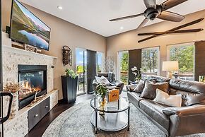 Treehouse 1br With Hot Tub 1 Bedroom Home by RedAwning