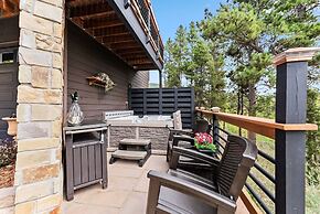 Treehouse 1br With Hot Tub 1 Bedroom Home by RedAwning