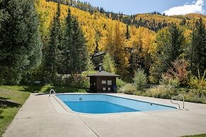 103 Fallridge Miniums 3 Bedroom Condo by RedAwning