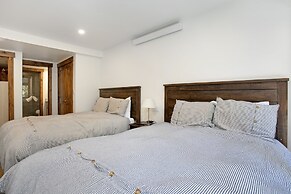 103 Fallridge Miniums 3 Bedroom Condo by RedAwning