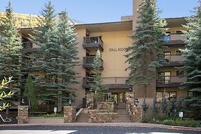 103 Fallridge Miniums 3 Bedroom Condo by RedAwning