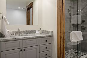 103 Fallridge Miniums 3 Bedroom Condo by RedAwning