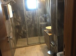 Livana Hotel