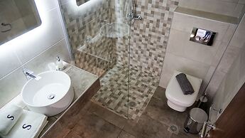 Sinodinos Deluxe Apartments