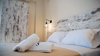 Sinodinos Deluxe Apartments