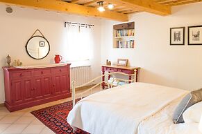 Home set in Olive Grove With Stunning Views