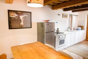 Home set in Olive Grove With Stunning Views