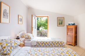 Home set in Olive Grove With Stunning Views