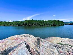 Dindings Pantai Desair Apartment By DPD