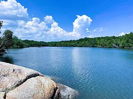 Dindings Pantai Desair Apartment By DPD