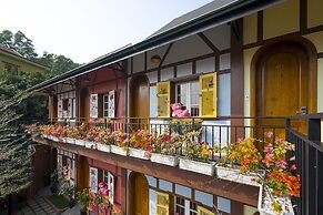 Little Colmar - Homestay & Pottery Studio