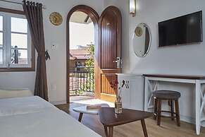 Little Colmar - Homestay & Pottery Studio