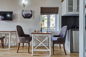 Little Colmar - Homestay & Pottery Studio