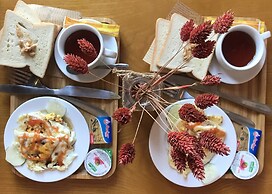 Little Colmar - Homestay & Pottery Studio