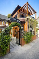 Little Colmar - Homestay & Pottery Studio