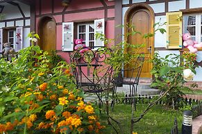 Little Colmar - Homestay & Pottery Studio