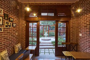 Little Colmar - Homestay & Pottery Studio