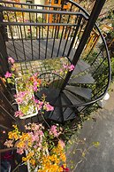 Little Colmar - Homestay & Pottery Studio