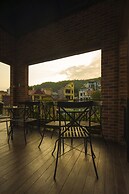 Little Colmar - Homestay & Pottery Studio