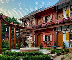 Little Colmar - Homestay & Pottery Studio