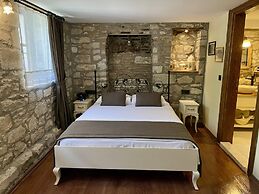 Urla Taş Konak Otel