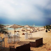 Stunning Beach Apart-sleeps 5! Pool & Sea Views!