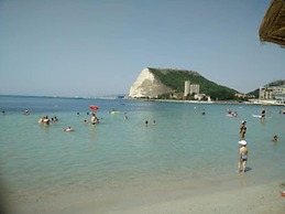 Stunning Beach Apart-sleeps 5! Pool & Sea Views!