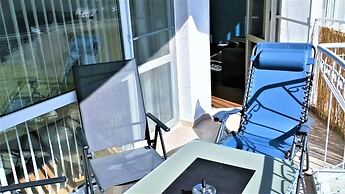 Stunning Beach Apart-sleeps 5! Pool & Sea Views!