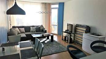 Stunning Beach Apart-sleeps 5! Pool & Sea Views!