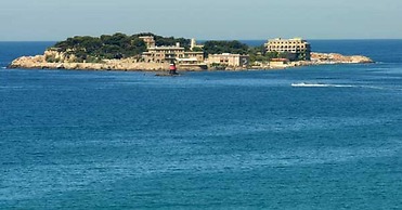 Tamaris Bay