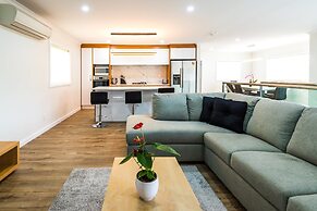 Brand New 5BR home with view of the sea