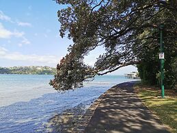 Brand New 5BR home with view of the sea