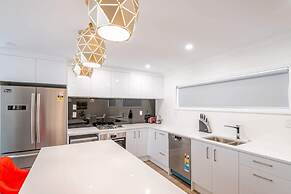 Brand New 5BR home with view of the sea